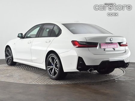2024 BMW 3-Series - photo 3