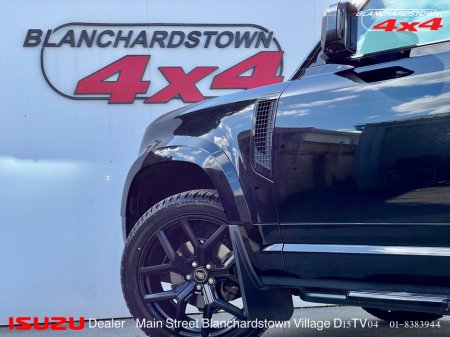 2025 Land Rover Defender - photo 12