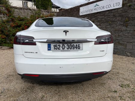 2015 Tesla Model S - photo 11