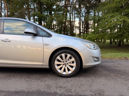 2011 Opel Astra - photo 35
