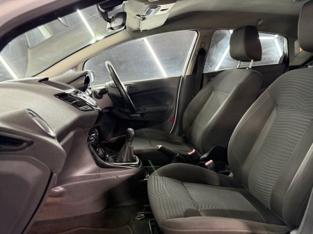 2016 Ford Fiesta - photo 17