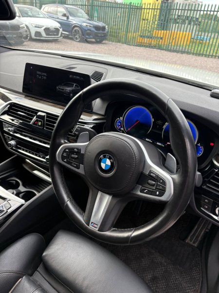 2017 BMW 5-Series - photo 19