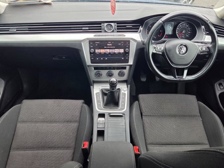 2017 Volkswagen Passat - photo 4