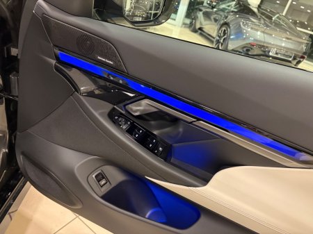 2026 BMW 5-Series - photo 30