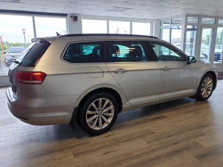 2018 Volkswagen Passat - photo 3