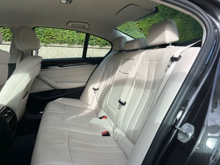 2017 BMW 5-Series - photo 19