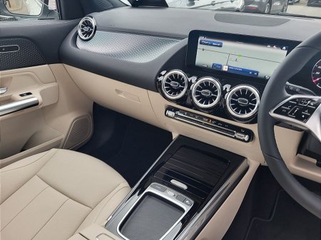 2027 Mercedes-Benz GLA - photo 14