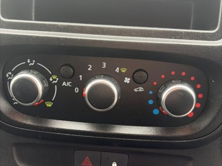 2021 Renault Trafic - photo 16