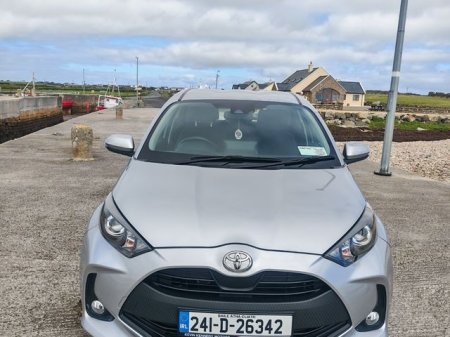 2024 Toyota Yaris - photo 2