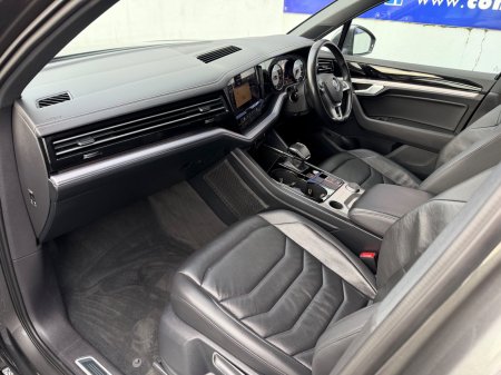 2019 Volkswagen Touareg - photo 5