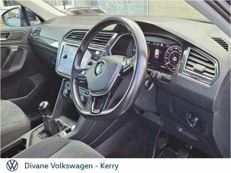 2019 Volkswagen Tiguan - photo 2
