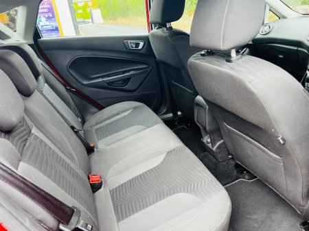 2015 Ford Fiesta - photo 14