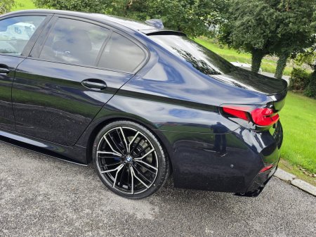 2022 BMW 5-Series - photo 13
