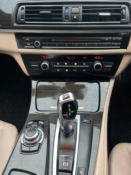 2010 BMW 5-Series - photo 14