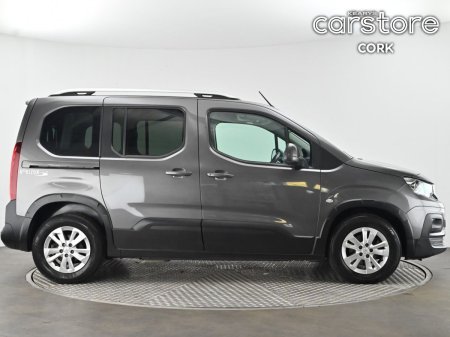 2021 Peugeot Rifter - photo 2