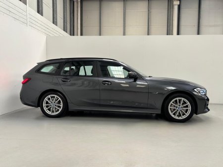2022 BMW 3-Series - photo 6