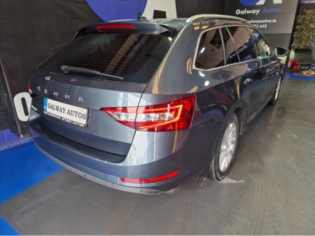 2022 Skoda Superb - photo 9