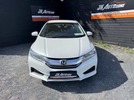 2016 Honda Grace - photo 2