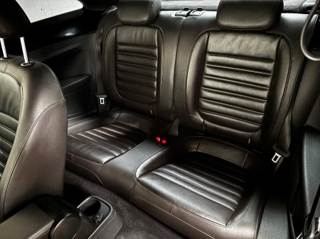 2012 Volkswagen Beetle - photo 14