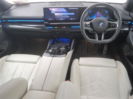 2024 BMW 5-Series - photo 4