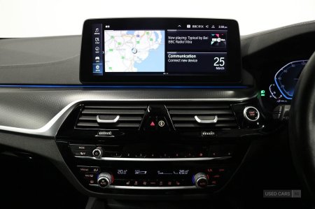 2022 BMW 5-Series - photo 40