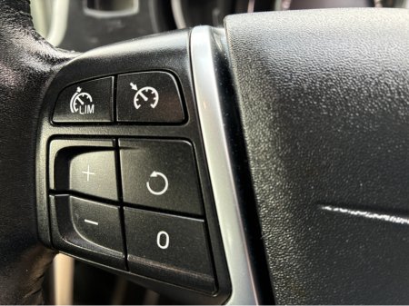 2018 Volvo V40 - photo 13