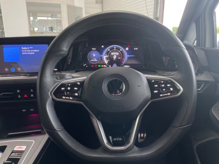 2021 Volkswagen Golf - photo 17
