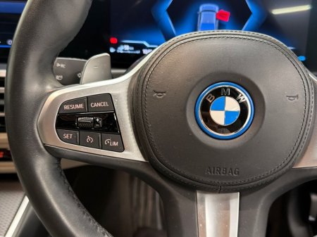 2024 BMW 3-Series - photo 16