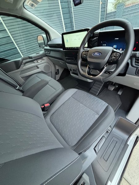 2025 Ford Transit Custom - photo 28
