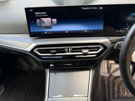 2024 BMW 3-Series - photo 14