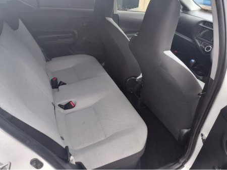 2017 Toyota Aqua - photo 11
