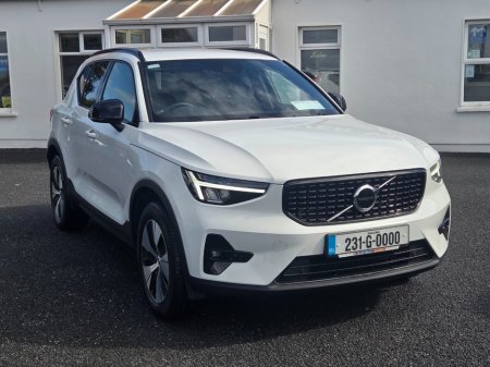 2023 Volvo XC40 - photo 2