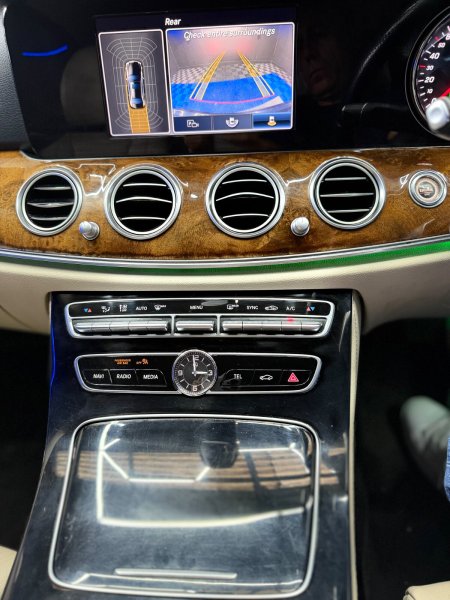 2017 Mercedes-Benz E-Class - photo 15