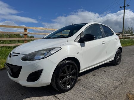 2015 Mazda Mazda2 - photo 2