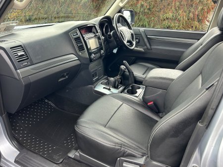 2018 Mitsubishi Pajero - photo 25