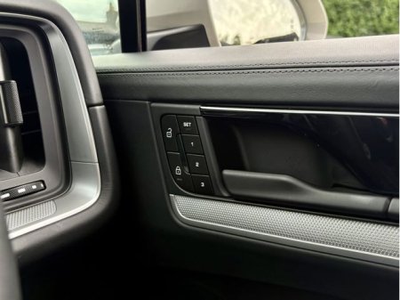 2025 Porsche Cayenne - photo 25