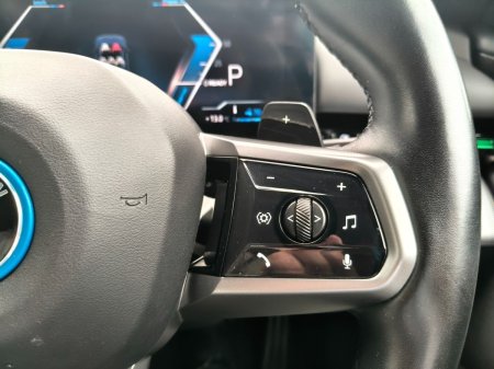 2024 BMW 5-Series - photo 18