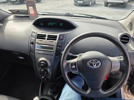 2010 Toyota Yaris - photo 9
