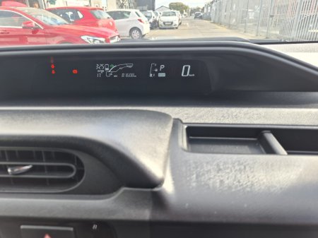 2016 Toyota Aqua - photo 10