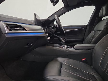 2022 BMW 5-Series - photo 7