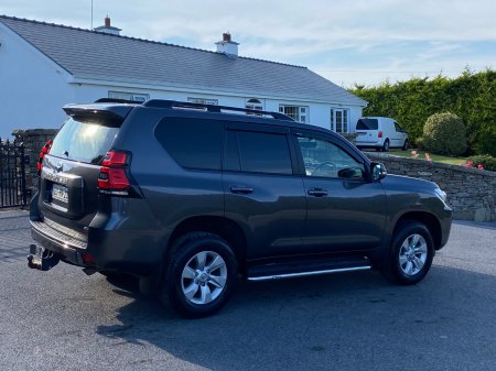 2020 Toyota Land Cruiser - photo 5