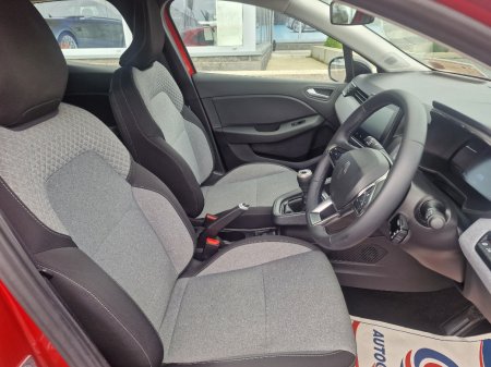 2025 Renault Clio - photo 16