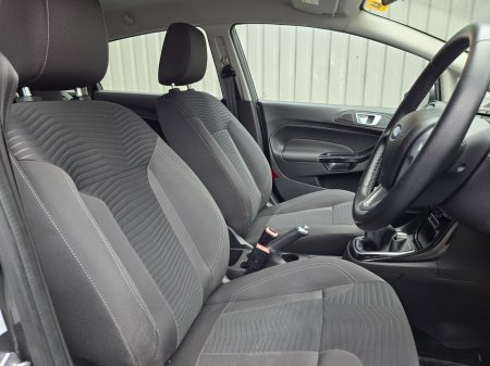 2016 Ford Fiesta - photo 11