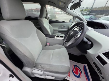 2013 Toyota Prius - photo 5