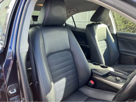 2017 Lexus IS - photo 11