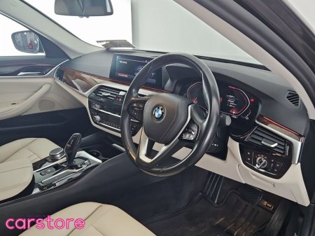 2020 BMW 5-Series - photo 9
