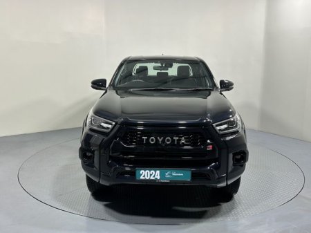 2024 Toyota Hilux - photo 2