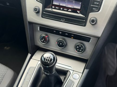 2015 Volkswagen Passat - photo 14