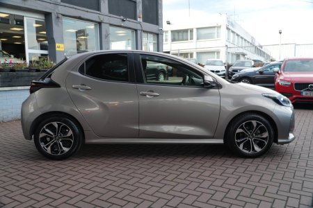 2021 Toyota Yaris - photo 3