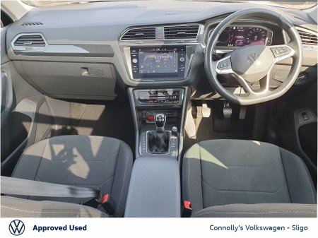 2023 Volkswagen Tiguan - photo 2